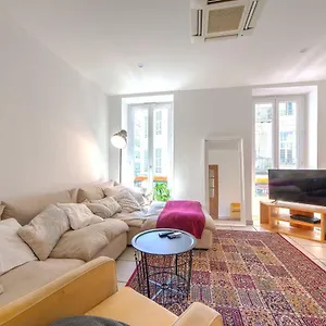 Apartment Lovely Large Familial In Nice, Minutes Walk To The Beach!, Nice
